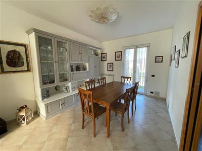 casa indipendente in vendita a Macerata