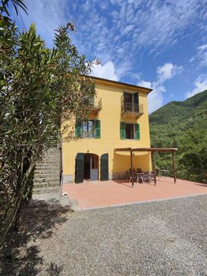 casa indipendente in vendita a Macerata