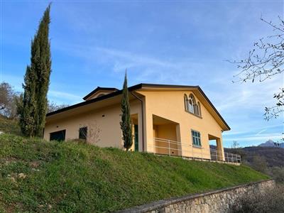 casa indipendente in vendita a Macerata
