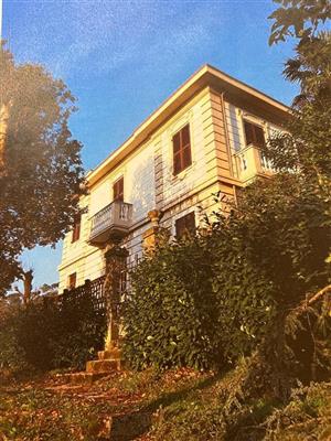 casa indipendente in vendita a Macerata