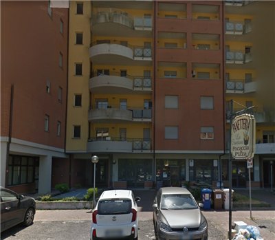 locale commerciale in vendita a Macerata