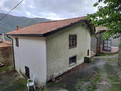 casa indipendente in vendita a Macerata