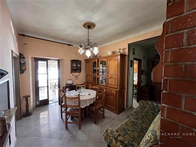 casa indipendente in vendita a Macerata