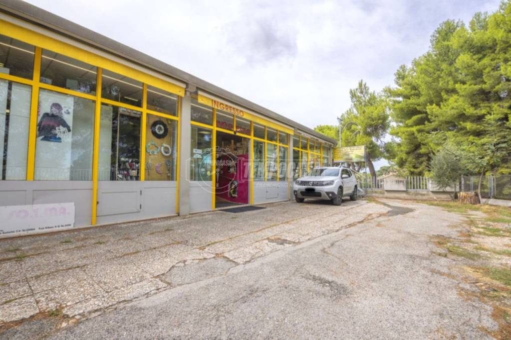 negozio in vendita a Macerata