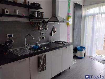 casa semindipendente in vendita a Macerata