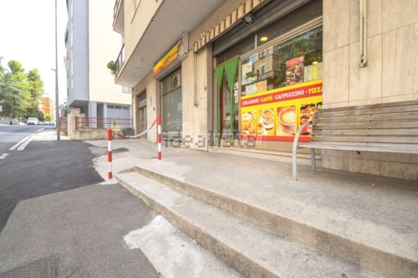negozio in vendita a Macerata