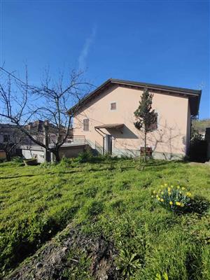 casa indipendente in vendita a Macerata