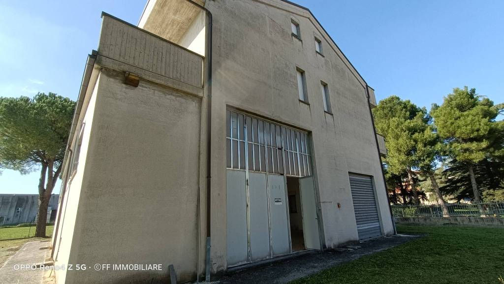 appartamento in vendita a Macerata in zona Sforzacosta