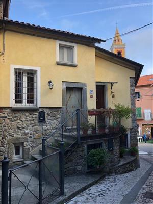 casa indipendente in vendita a Macerata