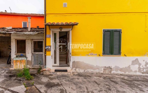 appartamento in vendita a Macerata in zona Villa Potenza
