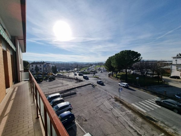 appartamento in vendita a Macerata in zona Piediripa