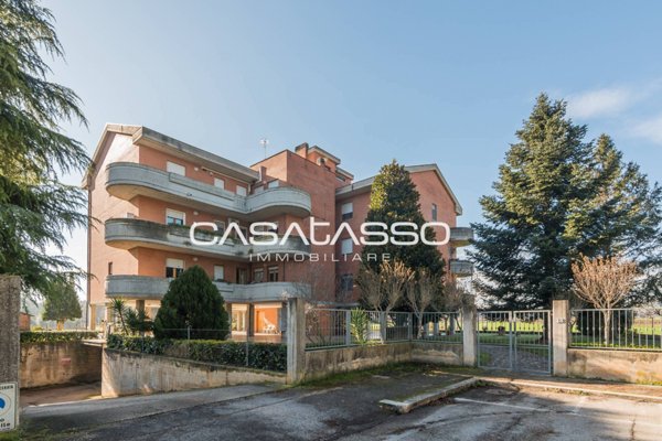 appartamento in vendita a Macerata in zona Piediripa