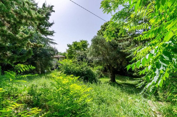 casa indipendente in vendita a Macerata in zona Montanello