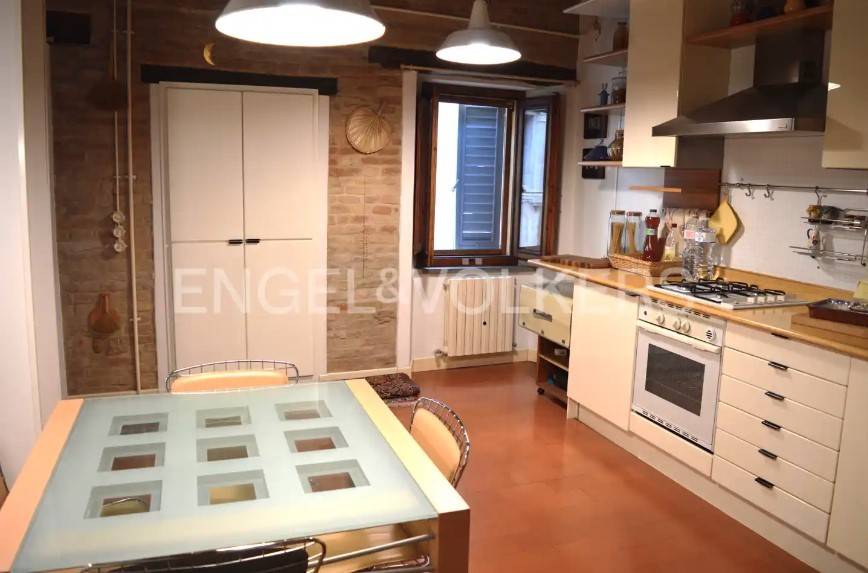 casa indipendente in vendita a Macerata