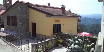 casa indipendente in vendita a Macerata