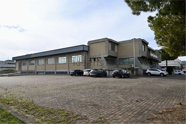 terreno edificabile in vendita a Macerata in zona Piediripa