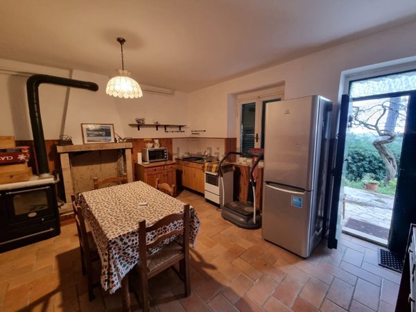casa indipendente in vendita a Macerata
