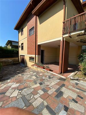 casa indipendente in vendita a Macerata
