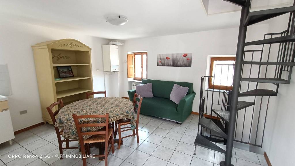 casa indipendente in vendita a Macerata