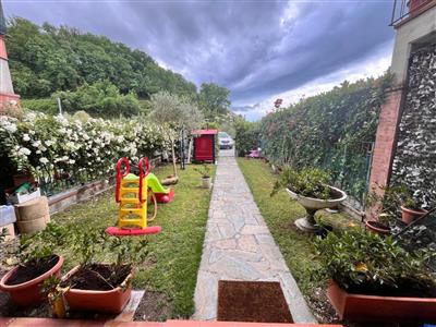 casa indipendente in vendita a Macerata