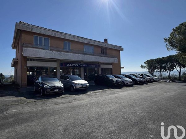 locale di sgombero in vendita a Macerata