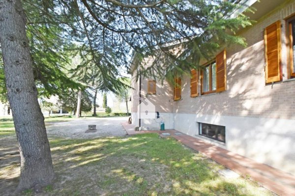 casa indipendente in vendita a Macerata in zona Villa Potenza