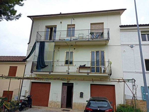 casa indipendente in vendita a Macerata