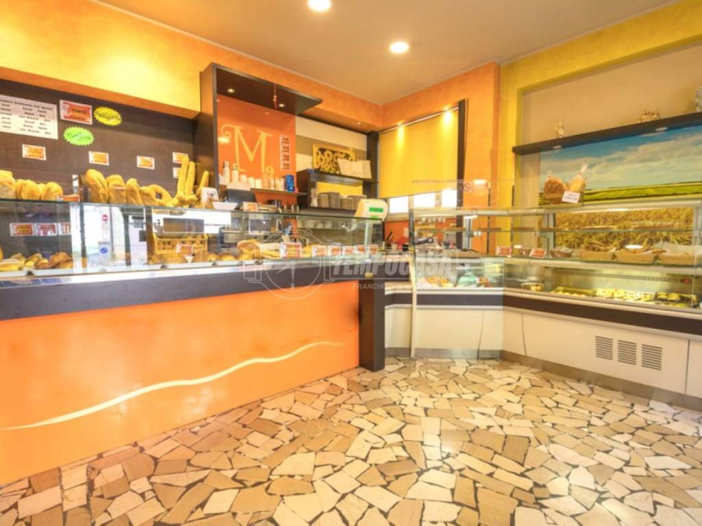 negozio in vendita a Macerata