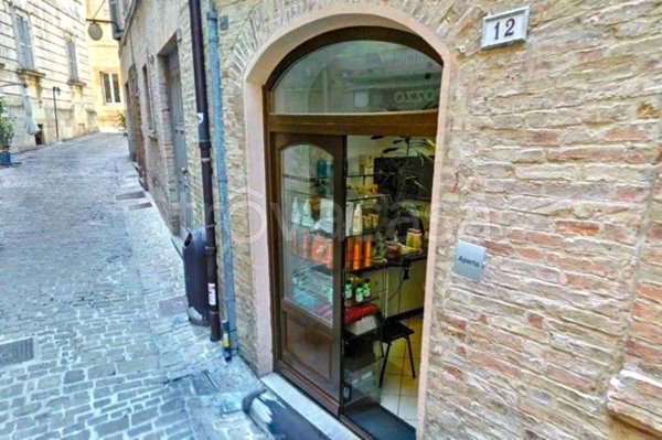 negozio in vendita a Macerata