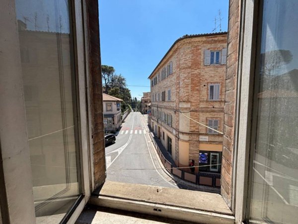casa indipendente in vendita a Macerata