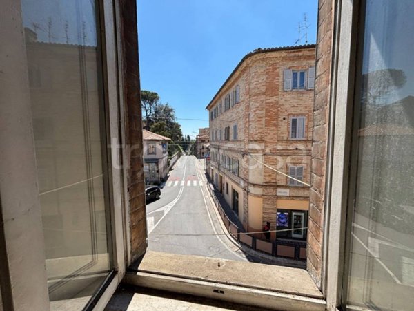 casa indipendente in vendita a Macerata