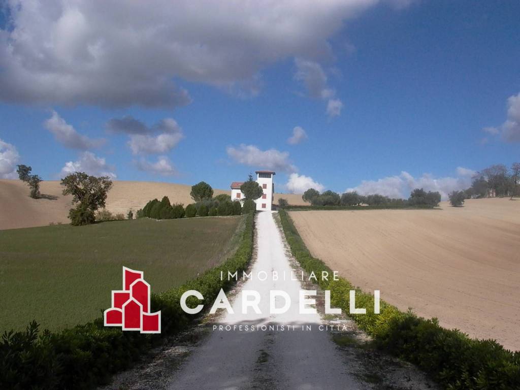 casa indipendente in vendita a Macerata in zona Madonna Del Monte