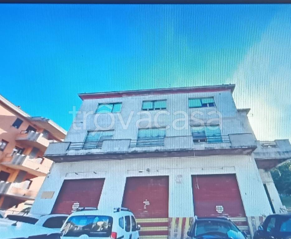casa indipendente in vendita a Macerata