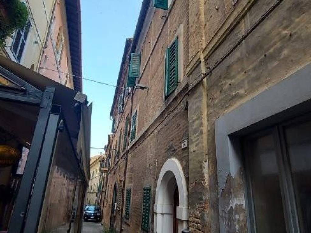 casa indipendente in vendita a Macerata