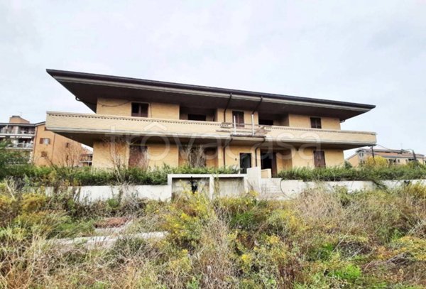 appartamento in vendita a Macerata in zona Sforzacosta