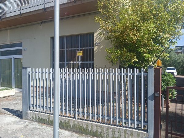 locale di sgombero in vendita a Macerata