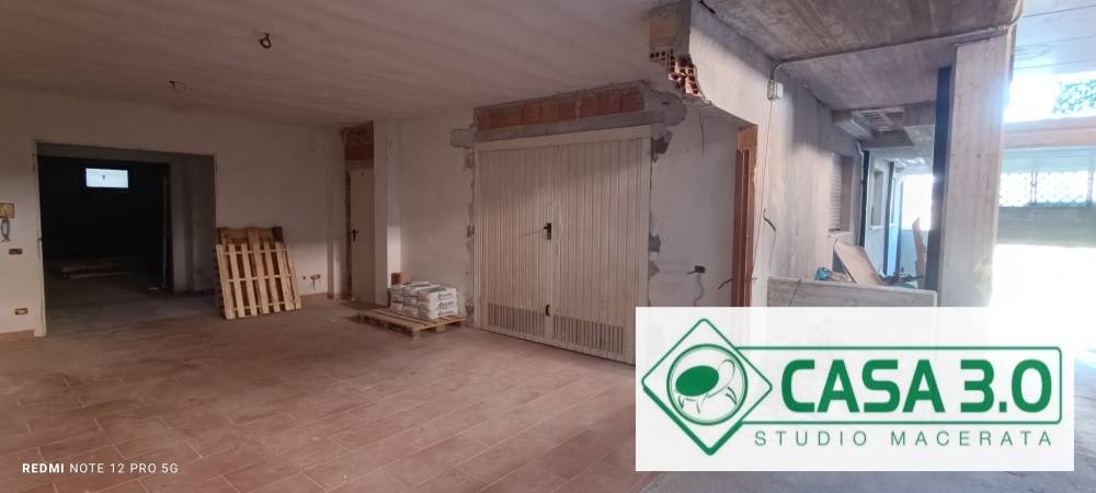 locale di sgombero in vendita a Macerata