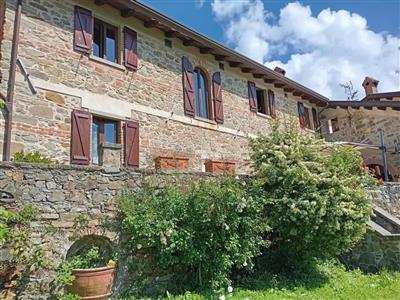 casa indipendente in vendita a Macerata