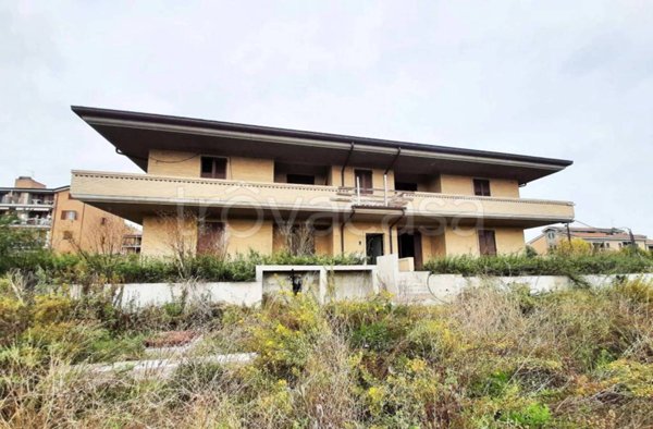 appartamento in vendita a Macerata in zona Sforzacosta