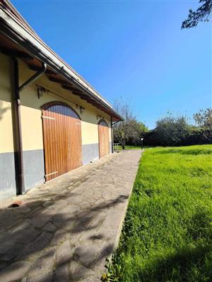 casa indipendente in vendita a Macerata