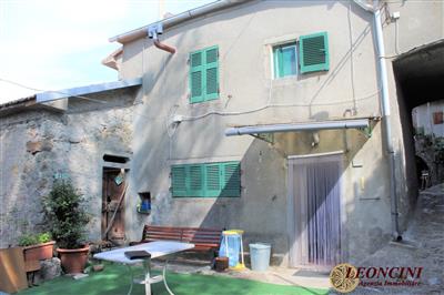 casa indipendente in vendita a Macerata