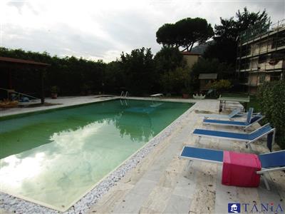 casa indipendente in vendita a Macerata