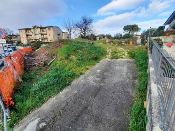 terreno agricolo in vendita a Macerata