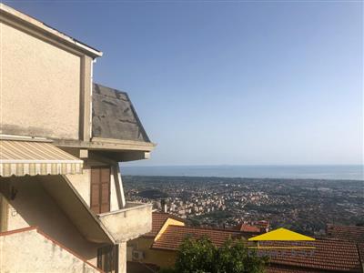 casa indipendente in vendita a Macerata