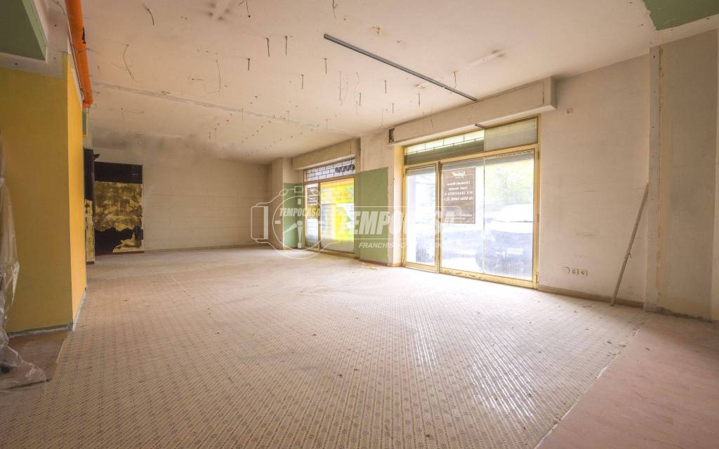 negozio in vendita a Macerata