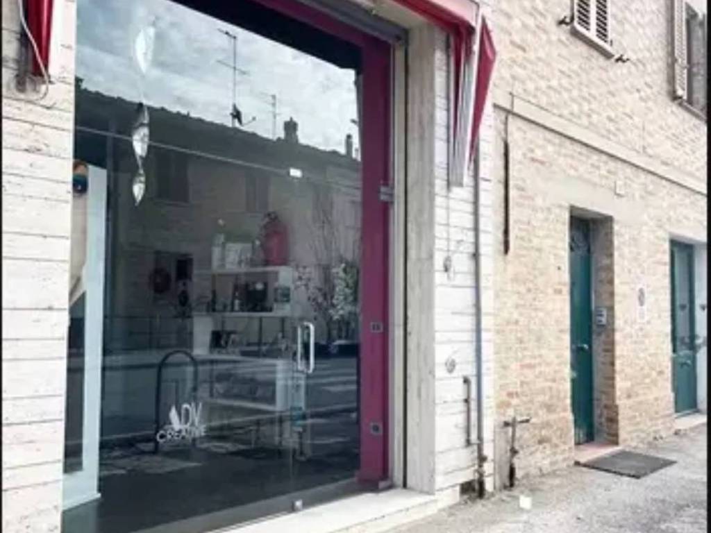casa indipendente in vendita a Macerata in zona Villa Potenza