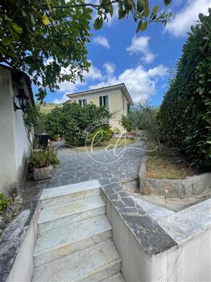casa indipendente in vendita a Macerata