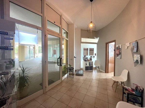 ufficio in vendita a Macerata in zona Villa Potenza