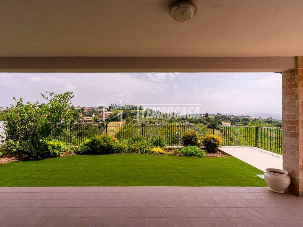 casa indipendente in vendita a Macerata