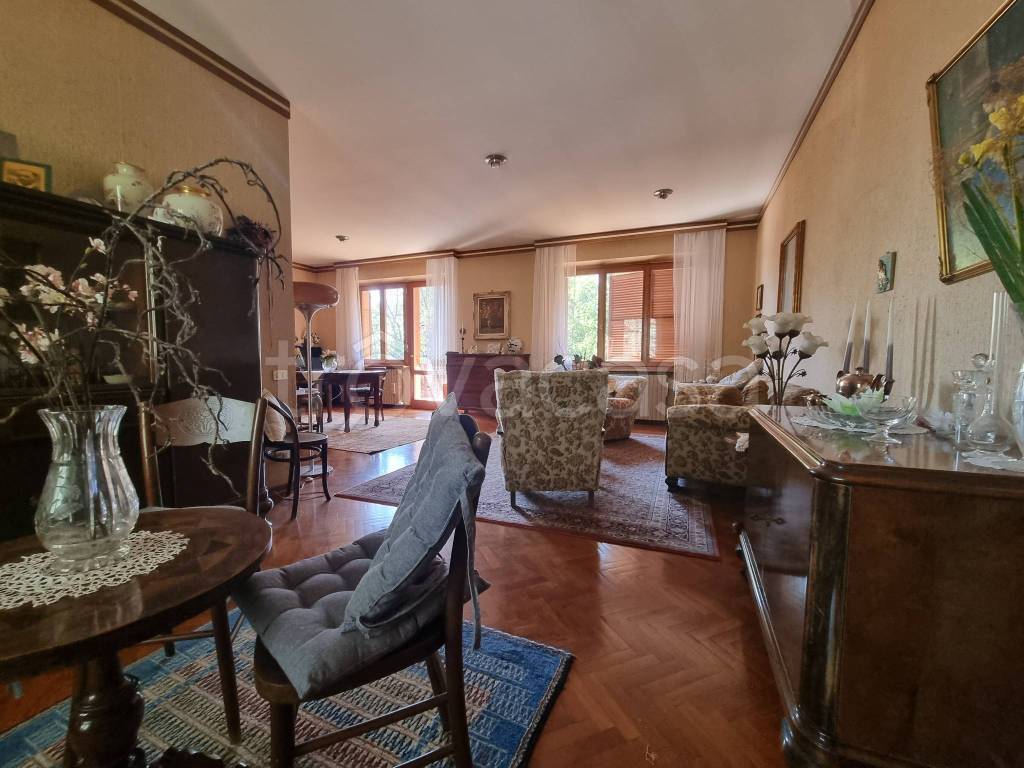 casa indipendente in vendita a Macerata